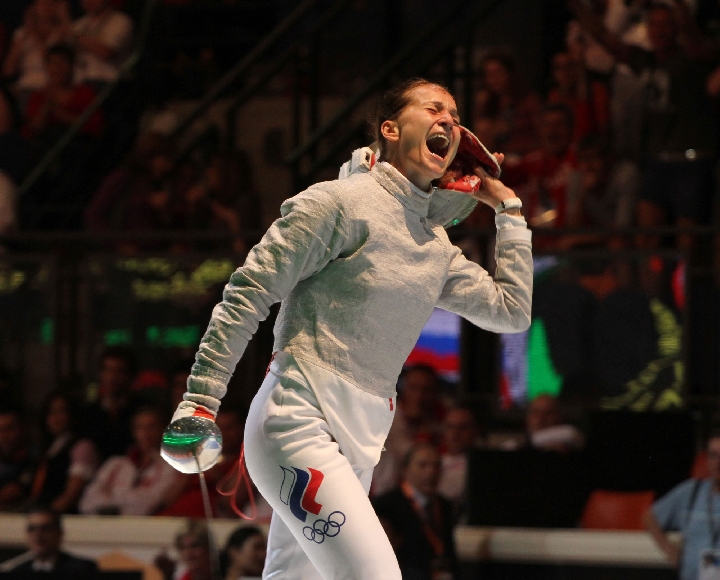 Российские спортсмены завоевали три медали в среду на Олимпийских играх в Лондоне.