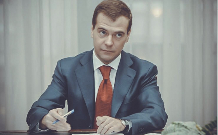 <p>Дмитрий Медведем сегодня подписал постановление утверждающее правила разработки государственного оборонного заказа и утвердил какими примерно должны быть условия контрактов.</p>