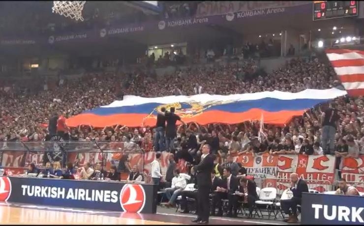 <p>Сербы исполнили песню «Катюша» и проскандировали кричалки, прославляющие Россию и президента РФ Владимира Путина.</p>