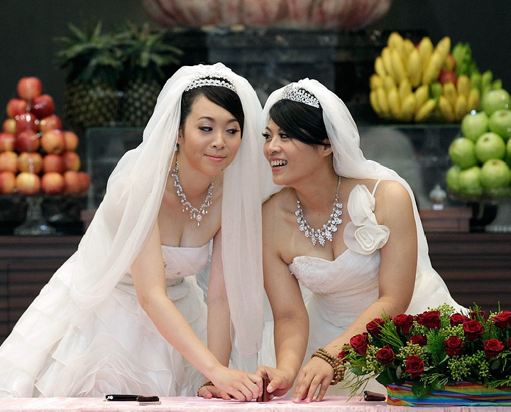 Ши Чаохуэй отметила, что в религиозных буддистских текстах нет однозначного запрета на однополые отношения.