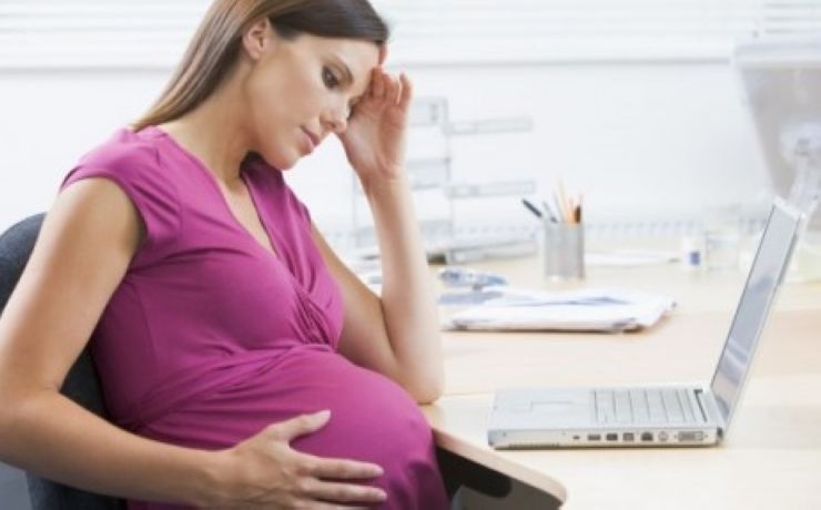 <p>Дополнительный фактор риска возникнет у тех женщины, второй и третий триместр беременности которых придутся на летние месяцы</p>