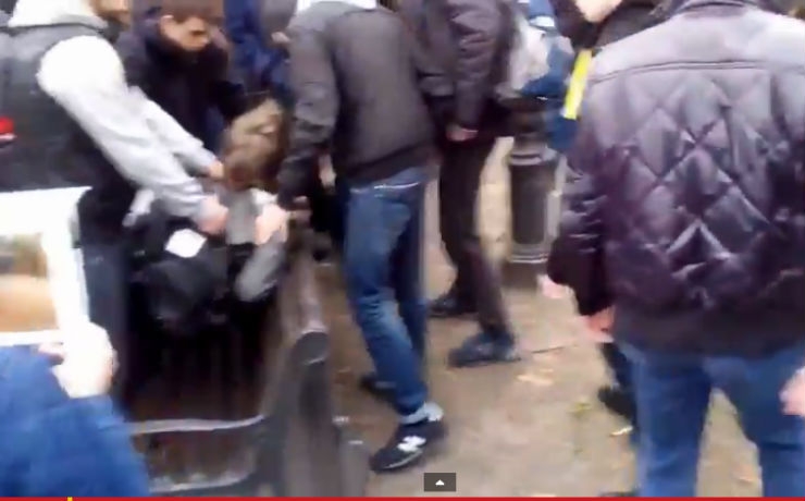 <p>Инцидент произошел в понедельник, когда около сотни ультранационалистов из «Правого сектора» провели пикет в Одессе.</p>