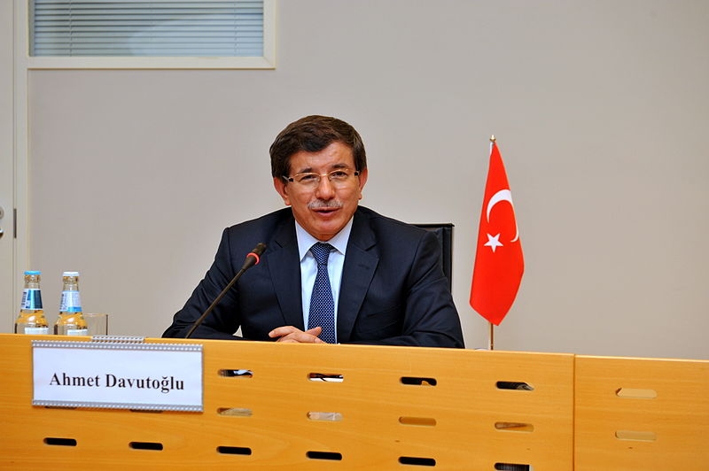 <p>Министр иностранных дел Турции Ахмет Давутоглу заявил, что государство не ждет какого-либо отрицательного влияния событий вокруг Украины на сотрудничество с РФ в энергетической сфере.</p>