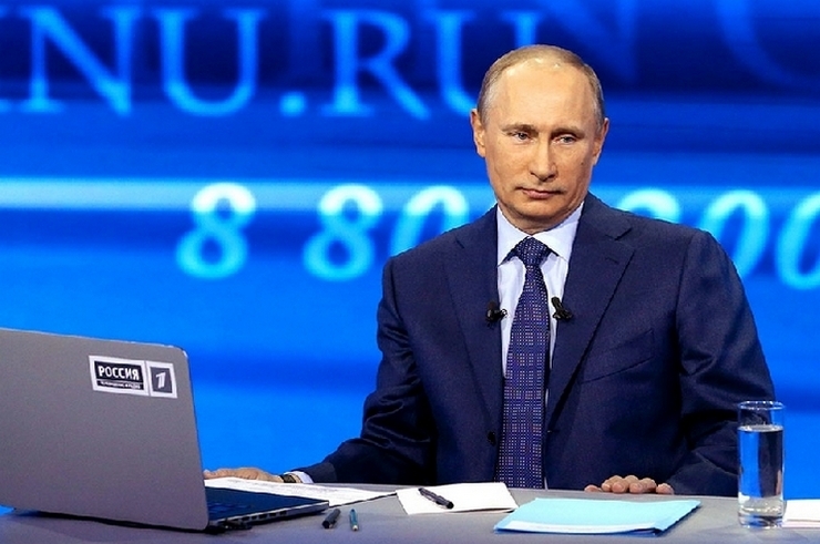 <p>По указанию Кремля, правоохранительные органы начнут проверку лжесайтов, собирающих вопросы для «прямой линии» с президентом РФ Владимиром Путиным.</p>