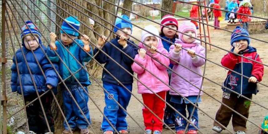 <p>Российское правительство хочет сделать детские сады стопроцентно доступными для малышей старше трех лет и выделяет 40 миллиардов на модернизацию дошкольного образования</p>
