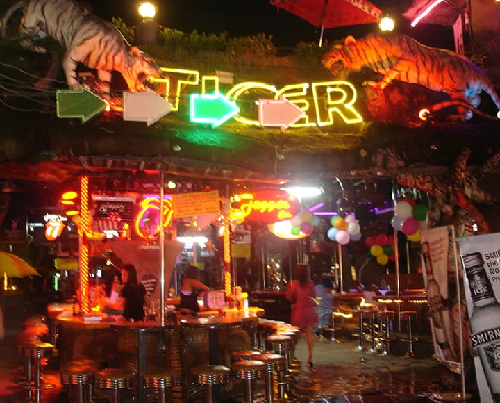 На тайском острове Пхукет сгорел ночной клуб, популярный среди иностранных туристов.