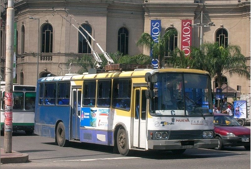 <p>В минувшую пятницу было подписано соглашение о поставке первой партии троллейбусов российского производства в крупный аргентинский город Кордова. Семь троллейбусов с завода «Тролза» отправят в Аргентину в самое ближайшее время.</p>