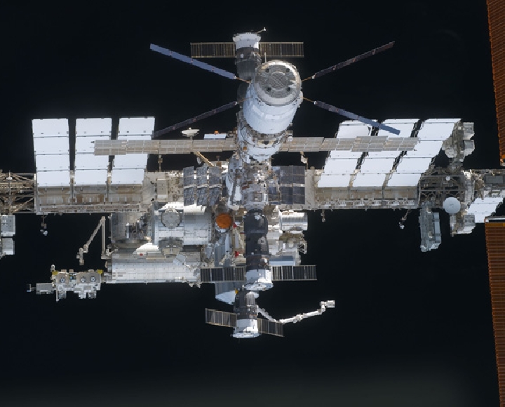 Нынешний выход в космос стал вторым в этом году для экипажа МКС. 