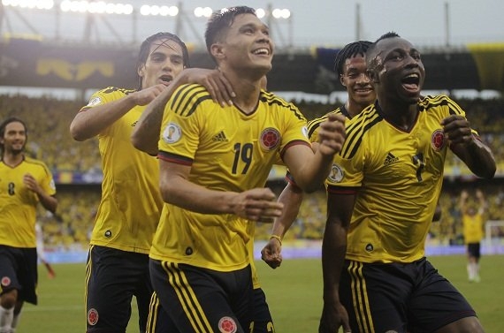 <p>Британское издание The Telegraph опубликовало рейтинг самых зрелищных команд чемпионата мира по футболу, проходящего в эти дни в Бразилии. Список возглавили футболисты сборной Колумбии, ранее проигравшие бразильцам и выбывшие с ЧМ.</p>