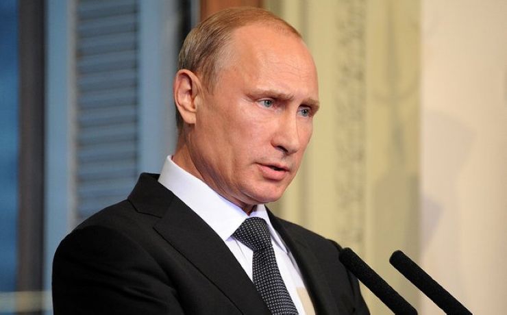 <p>При этом Владимир Путин отметил, что на сегодняшний день нет никакой угрозы суверенитету страны</p>