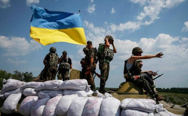 <p>В случае неблагоприятного для ополченцев исхода боя украинским войскам удастся перекрыть основную трассу, которая соединяет Донецк с Луганской областью и Россией</p>