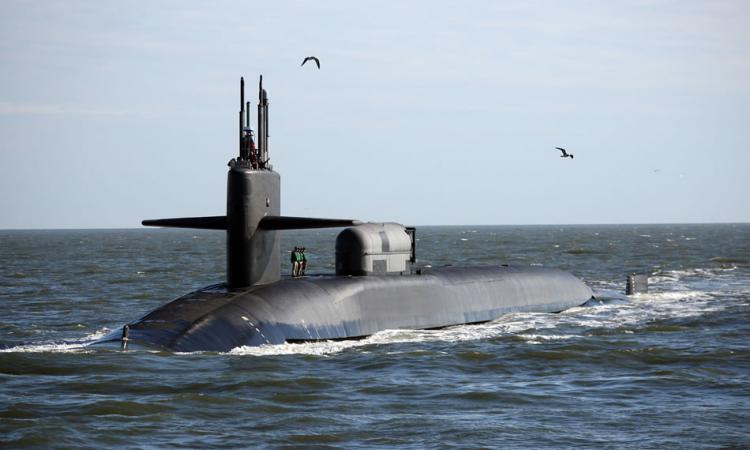 <p>Американские и британские многоцелевые атомные подводные лодки постоянно заходят в Баренцево море, предпринимая попытки вести разведку, главным образом, подводных сил Северного флота и его прибрежных военных объектов.</p>