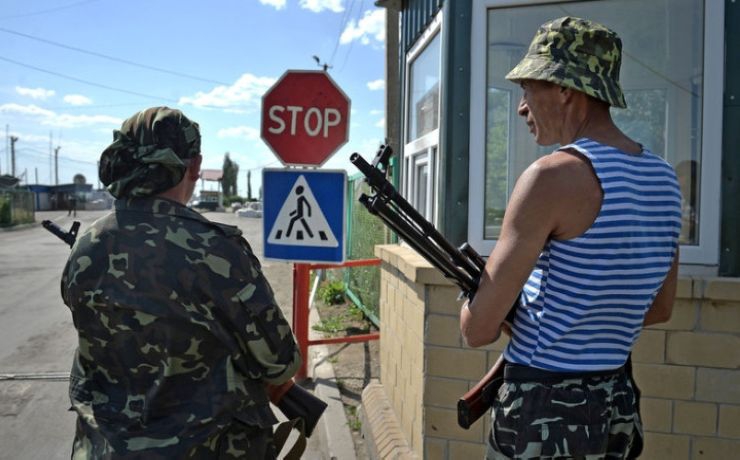 <p>Ополченцы Донецкой республики объявили о взятии под свой контроль стратегической высоты Саур-Могилы</p>