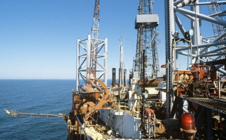 <p>«Газпром» будет заниматься разработкой нового участка в Баренцевом море, а «Роснефть» станет добывать полезные ископаемые в Охотском море</p>