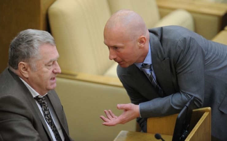 <p>Въезд в страны ЕС запретили лидеру ЛДПР Владимиру Жириновскому и его сыну Игорю Лебедеву</p>