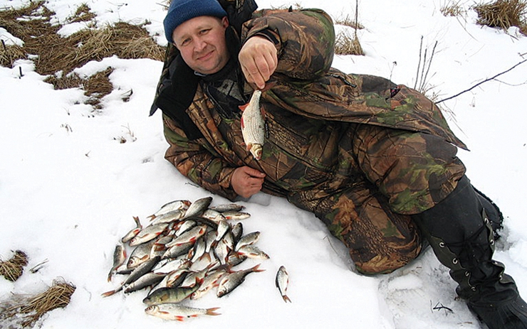 <p>На рубеже осени и зимы клёв плотвы активизируется. Любители зимней ловли рыбы с нетерпением ждут, когда прочный лёд покроет любимые водоёмы, чтобы «оторваться по плотве» в период «перволедья»</p>