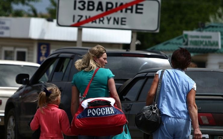 <p>Бежавшие ранее от карательной операции Киева в Россию местные жители снова поверили в мир</p>