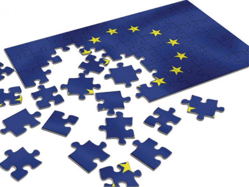 <p>Лидер оппозиционного итальянского Движения «5 звезд» Беппе Грилло представил в Европарламенте проект референдума по вопросу о выходе из еврозоны.  </p>