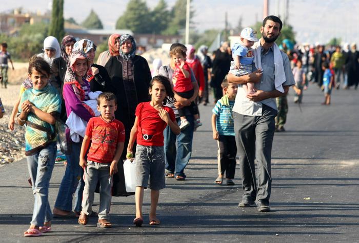 <p>Министр внутренних дел Чехии Милан Хованец предложил провести общенациональный референдум, чтобы граждане страны сами приняли решение о возможном приеме беженцев из Сирии и других зон военных конфликтов.</p>