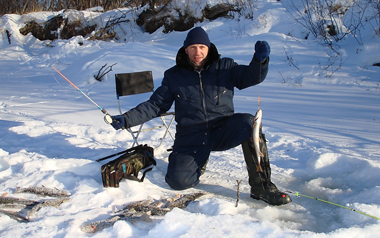 <p>Ловля кунджи зимой на реках Сахалина – дело отнюдь не простое. Ведь в декабре средняя дневная температура здесь редко поднимается выше минус пятнадцати!</p>