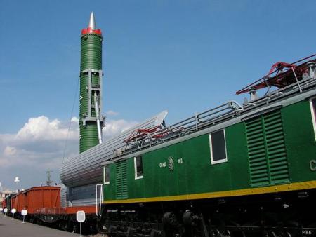 <p>Командующий РВСН генерал-полковник Сергей Каракаев сообщил, что в России на новом технологическом уровне будет воссоздан боевой железнодорожный ракетный комплекс «Баргузин».</p>