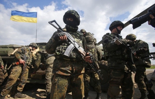 <p>Томас Пикеринг считает, что заявления украинских силовиков о том, что Украина должна создать одну из самых мощных армий в Европе, могут привести к опасным последствиям</p>