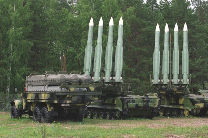 <p>Сотрудники ФСБ предотвратили попытку вывезти на Украину электронные блоки к зенитно-ракетным комплексам С-300 и «Бук-М1».</p>