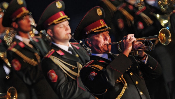 <p>Начальник управления культуры Министерства обороны России Антон Губанков заявил, что ведомство в следующем году планирует провести международный конкурс военных музыкальных ансамблей.</p>