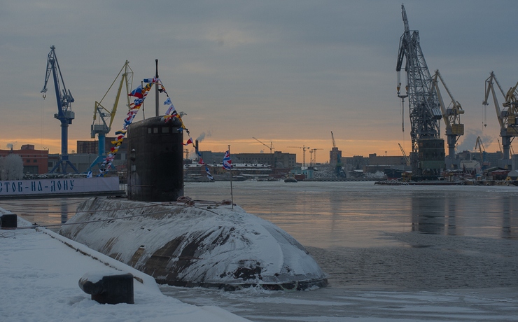 <p>Вторую дизель-электрическую подводную лодку проекта 636.3 «Варшавянка» под названием «Ростов-на-Дону» получил во вторник ВМФ России.</p>