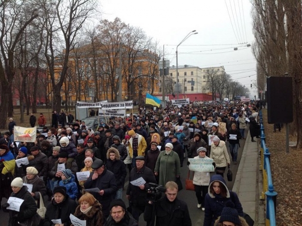 <p>Сегодня в Киеве проходит акция в память о погибших пассажирах автобуса под Волновахой.</p>