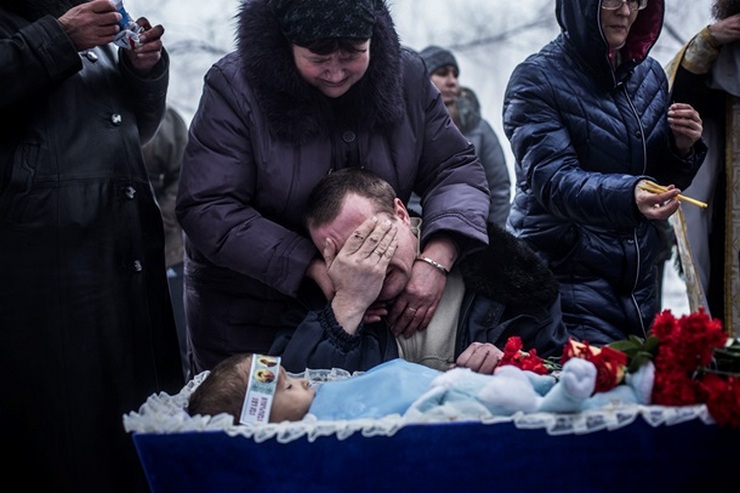 <p>За прошедшие сутки погибло трое мирных жителей в результате украинских атак Донецка.</p>