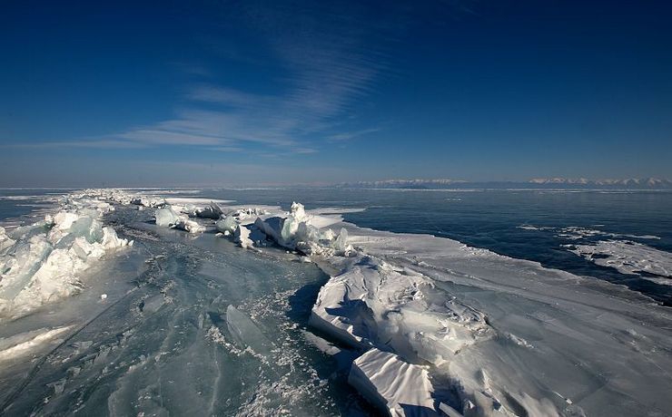<p>Низкий уровень воды в Байкале отмечается впервые за все время наблюдений – 110 лет.</p>