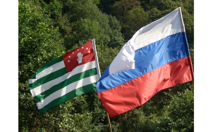 <p>Государственная дума РФ ратифицировала договор о союзничестве и стратегическом партнерстве с Абхазией, подписанный 24 ноября 2014 года в Сочи.</p>
