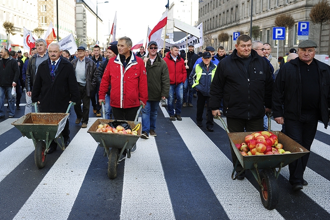 <p>Серию масштабных протестных акций, цель которых - обратить внимание правительства Польши на ситуацию в сельскохозяйственной отрасли страны, начинают польские профсоюзные организации.</p>