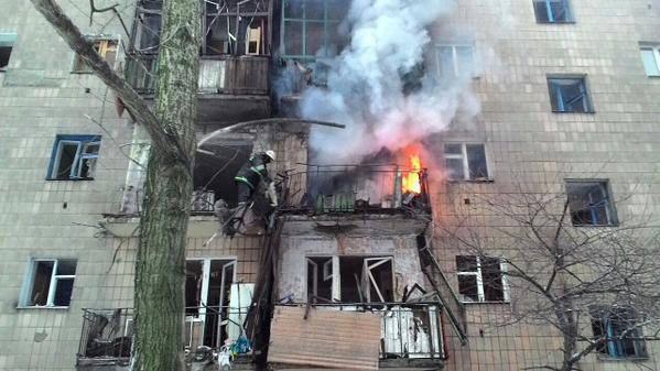<p>Министерство обороны ДНР сообщило, что пожар на химическом заводе был локализован и угрозы возможного выброса опасных веществ нет.</p>