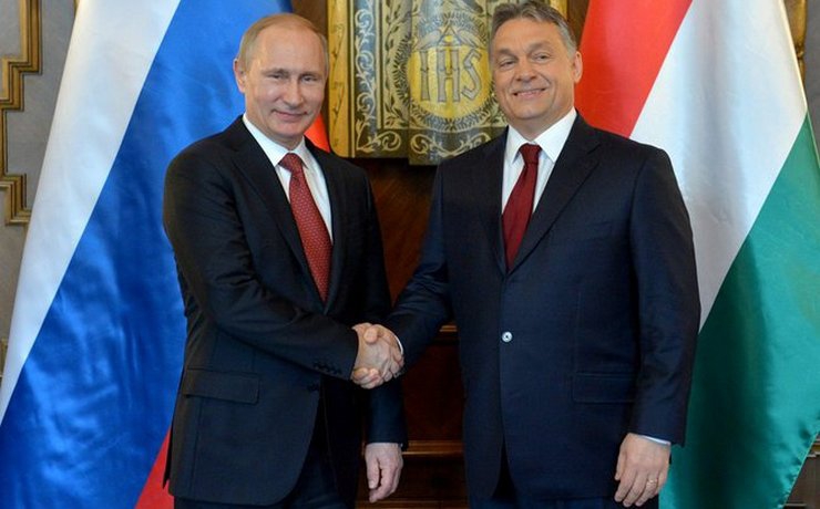 <p>Россия и Венгрия продолжат деловое сотрудничество вопреки санкциям ЕС</p>