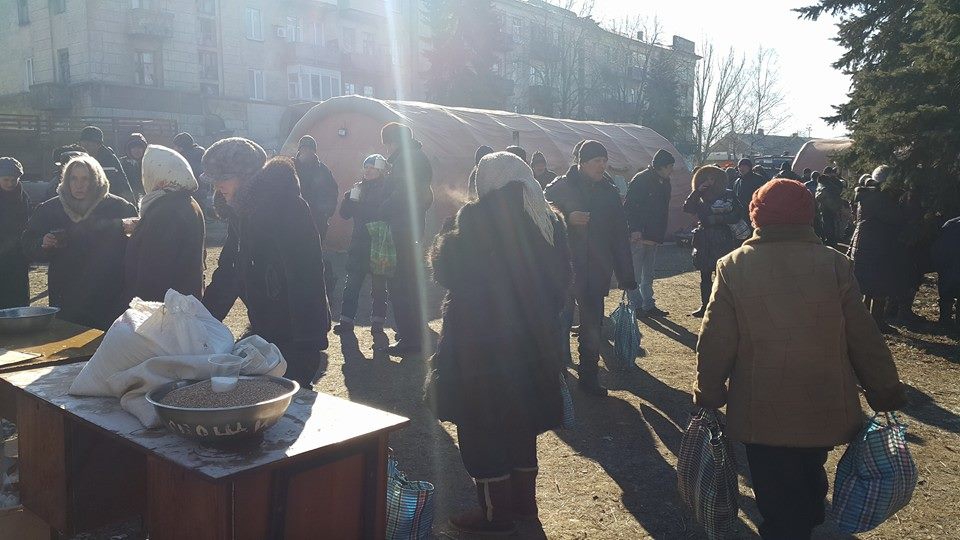 <p>Представители специальной мониторинговой миссии ОБСЕ на Украине посетили город Дебальцево и зафиксировали там многочисленные разрушения и признаки гуманитарной катастрофы. </p>