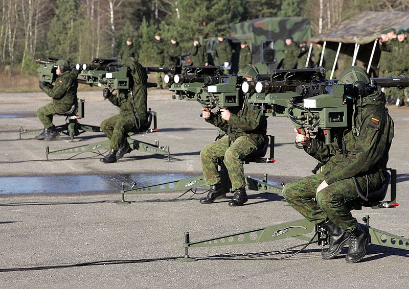 <p>Госсовет обороны Литвы предложил на пять лет вернуть всеобщую воинскую повинность, которая была отменена в 2008 году. </p>