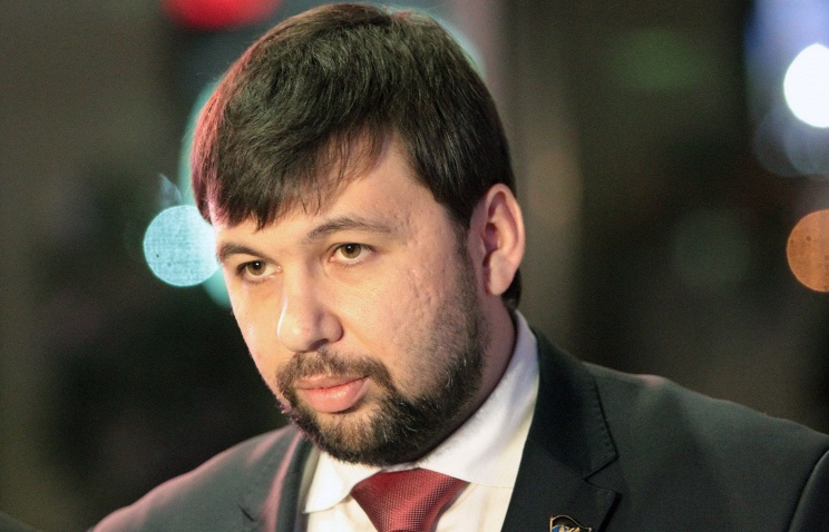 <p>Официальный представитель ДНР на переговорах Контактной группы Денис Пушилин заявил, что Киев не выполняет минские соглашения и усиливает экономическую блокаду республик Новороссии. </p>