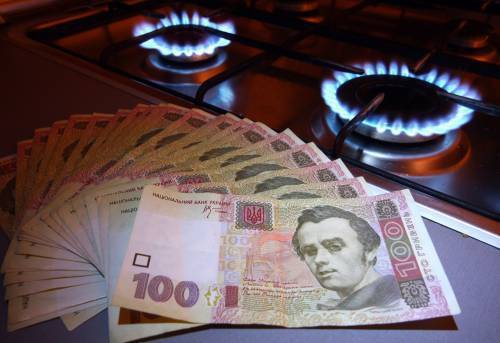 <p>Нацкомиссия по госрегулированию рынка электроэнергии Украины приняла решение повысить минимальный тариф на газ для населения в 3,3 раза до 3,6 тысячи гривен (примерно 132 доллара) за тысячу кубометров топлива. Цены в стране вырастут с 1 апреля. </p>