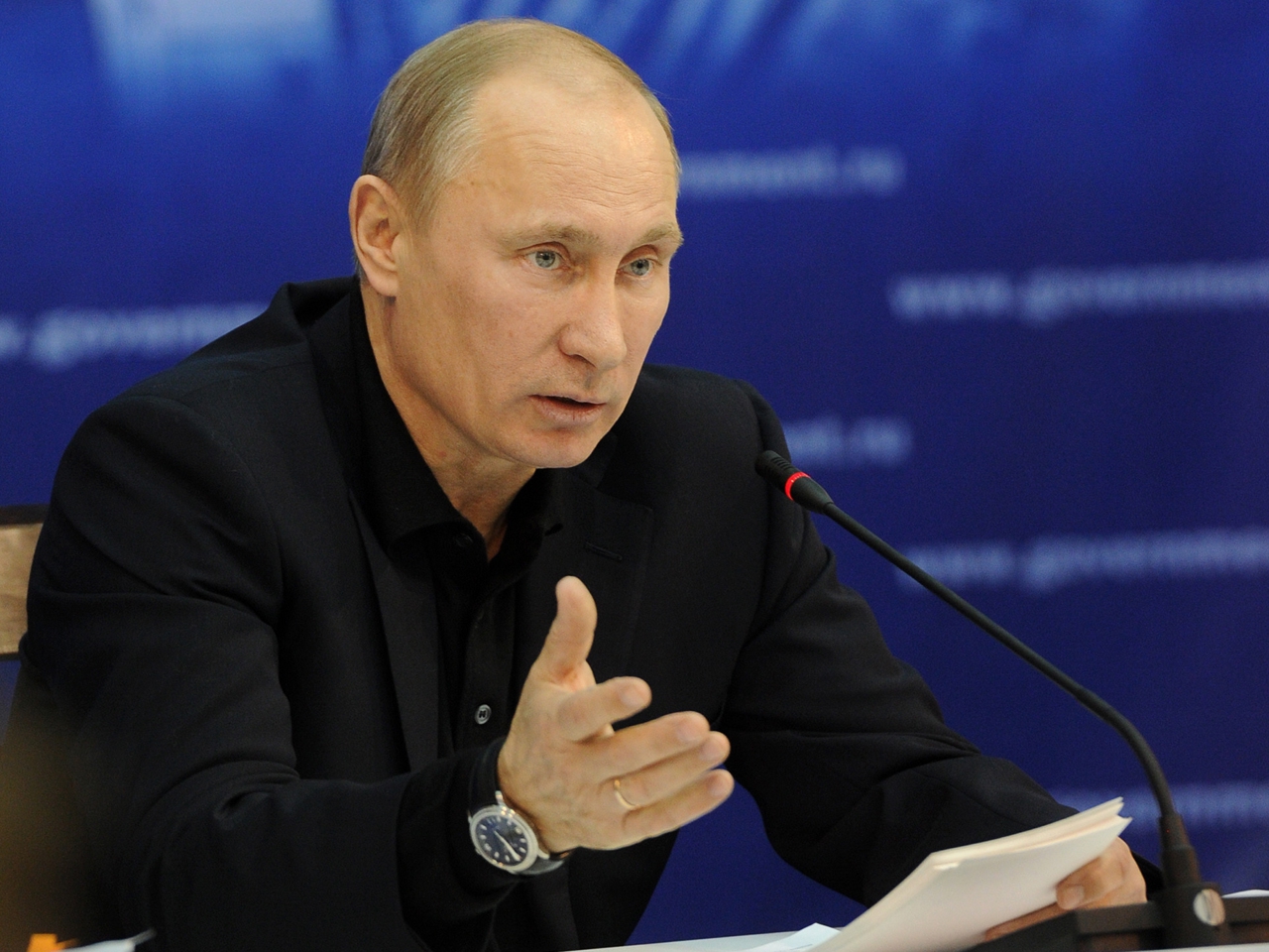 <p>Президент России Владимир Путин считает полным издевательством суть реформ в социально-экономической сфере Украины.</p>