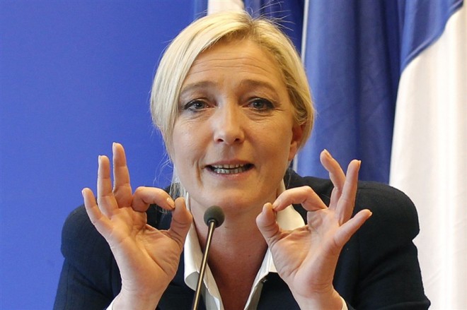 <p>Лидер французской партии «Национальный фронт» Марин Ле Пен заявила, что Париж должен радикально изменить внешнюю политику, диктуемую Вашингтоном. </p>