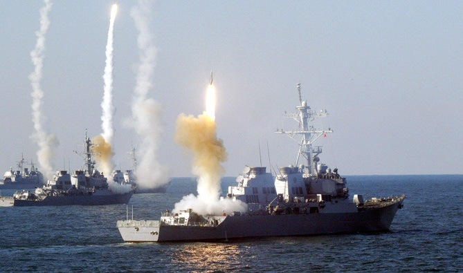 <p>Контр-адмирал ВМС США Брэд Уильямсон заявил, что завтра, 9 марта, в Черном море НАТО совместно с Болгарией и Румынией проведет военно-морские учения. </p>