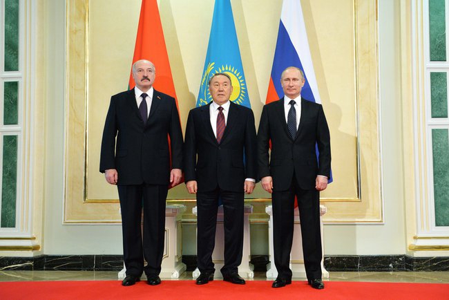 <p>В Астане состоялась встреча Владимира Путина, Александра Лукашенко и Нурсултана Назарбаева</p>