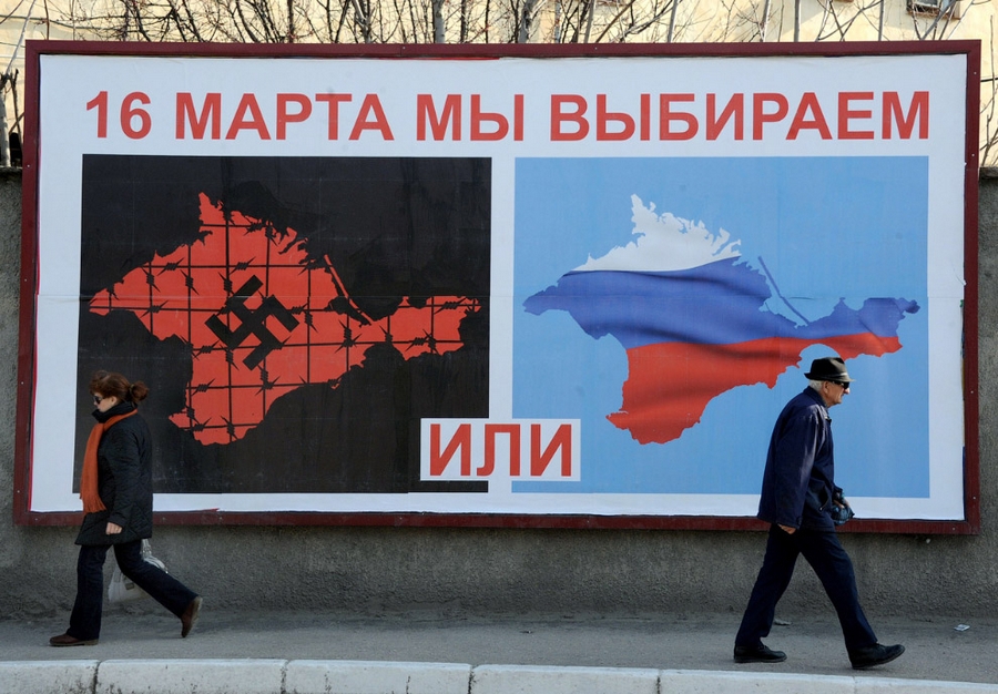 <p>Украинский президент Петр Порошенко написал статью «Крым – по-прежнему Украина» для газеты The Wall Street Journal, в которой заявил, что Крым все еще является частью Украины. </p>