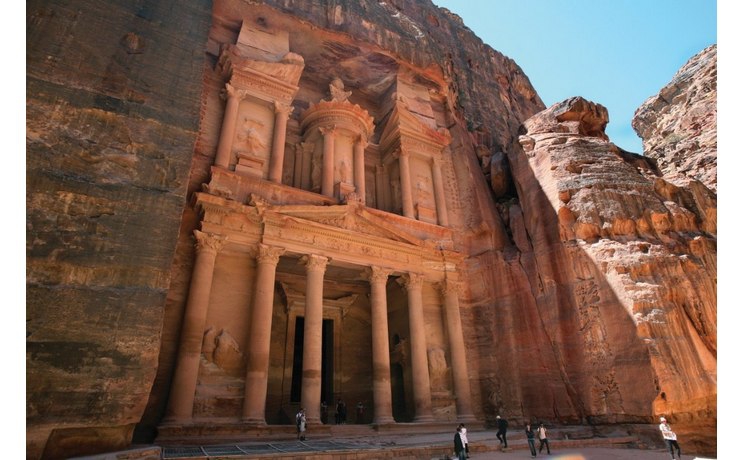 <p>Иорданское Управление по туризму приглашает российских паломников посетить религиозные святыни, расположенные на территории страны.</p>