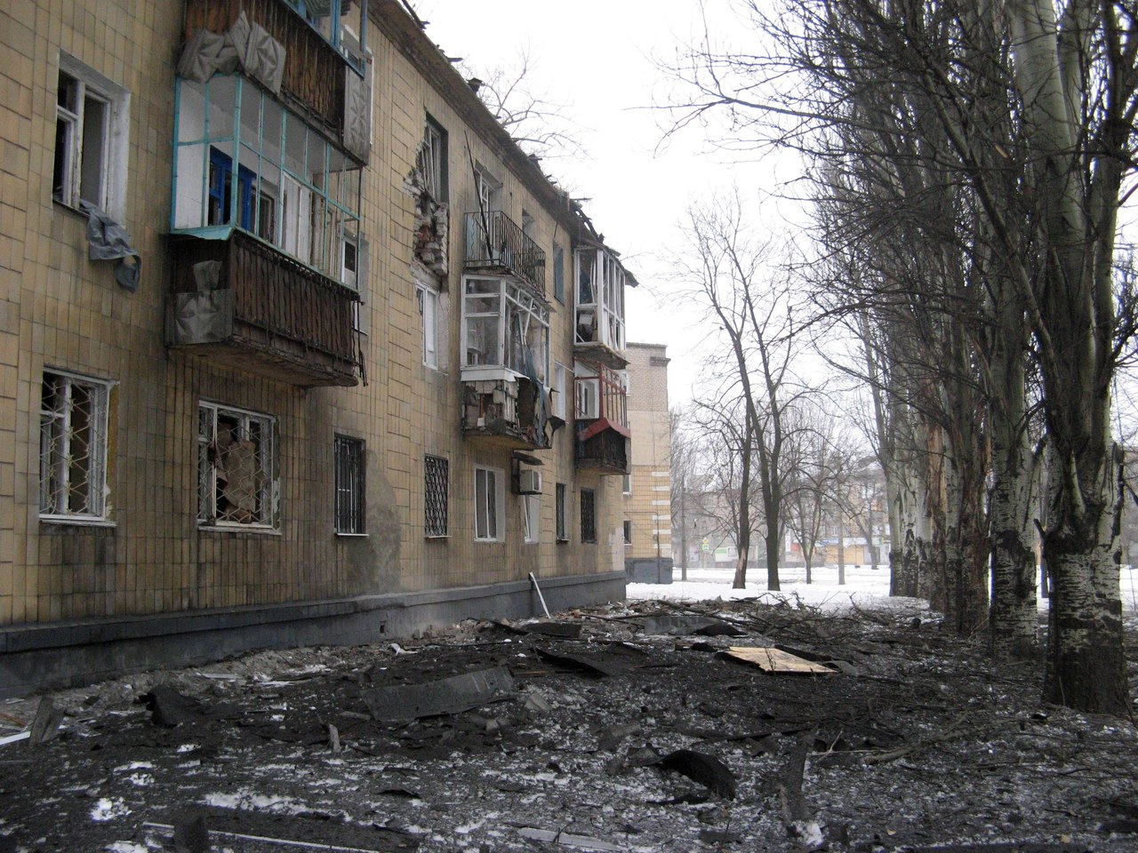 <p>Министерство обороны Донецкой народной республики сообщает, что в районе Широкино под обстрел силовиков попали российские журналисты и группа наблюдателей ОБСЕ. </p>