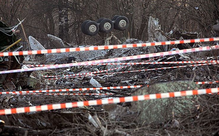 <p>Военная прокуратура Польши обвиняет двух диспетчеров аэропорта Смоленска по делу о катастрофе самолета президента Польши Леха Качиньского в апреле 2010 года.</p>