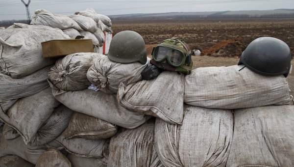 <p>Киев намерен построить на границе с Донбассом порядка 300 огневых точек, которые разместятся вдоль всей линии фронта. Основные работы будут проведены в Харьковской, Запорожской и Днепропетровской областях.</p>