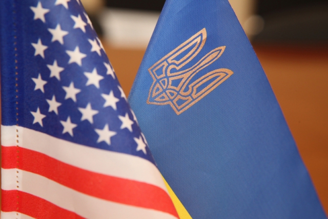 <p>Американский президент Барак Обама одобрил выделение почти 88 миллионов долларов на помощь Украине. </p>